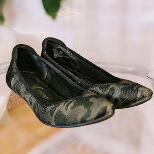 Anne Klein Camo Pointed Flats